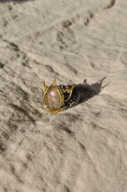 Anel Lótus com Labradorite