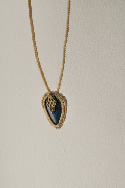 Colar de Lapis Lazuli
